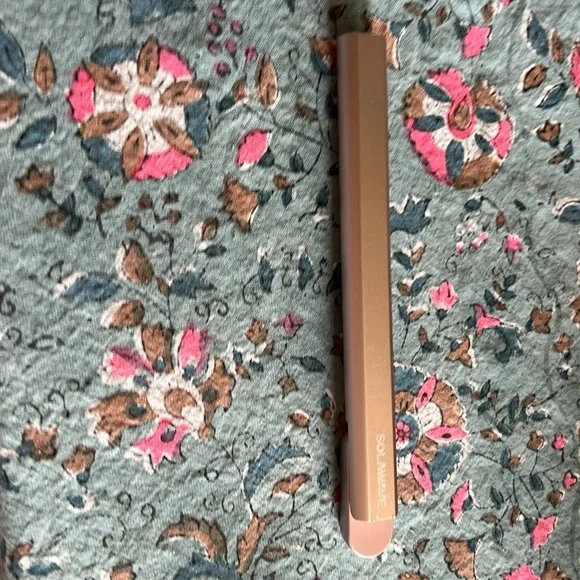 Solawave 4-in-1 Skincare Wand with Red Light (used once) - Picture 2 of 2